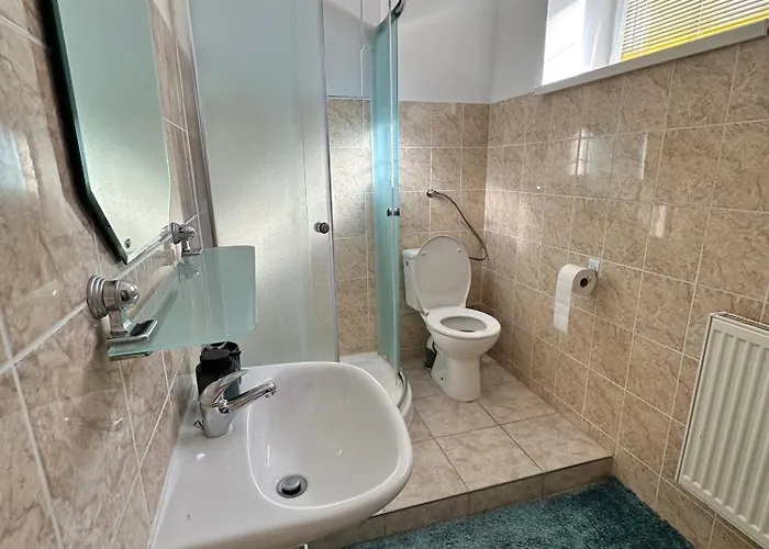 Cozy Near Hockey & Football Arena